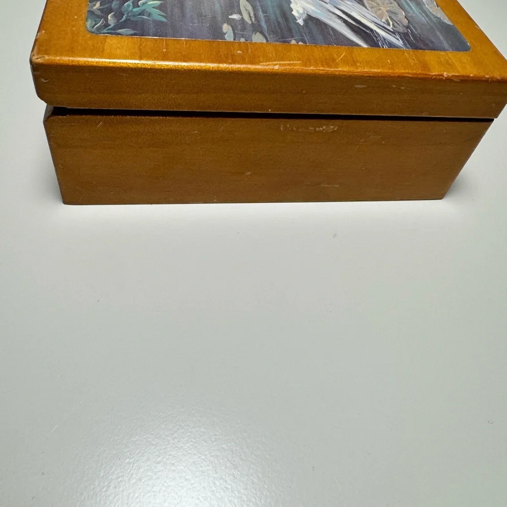 Wooden Box‎ with Duck Artwork